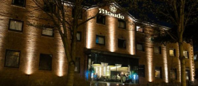 Отель Mondo Hotel  Котбридж